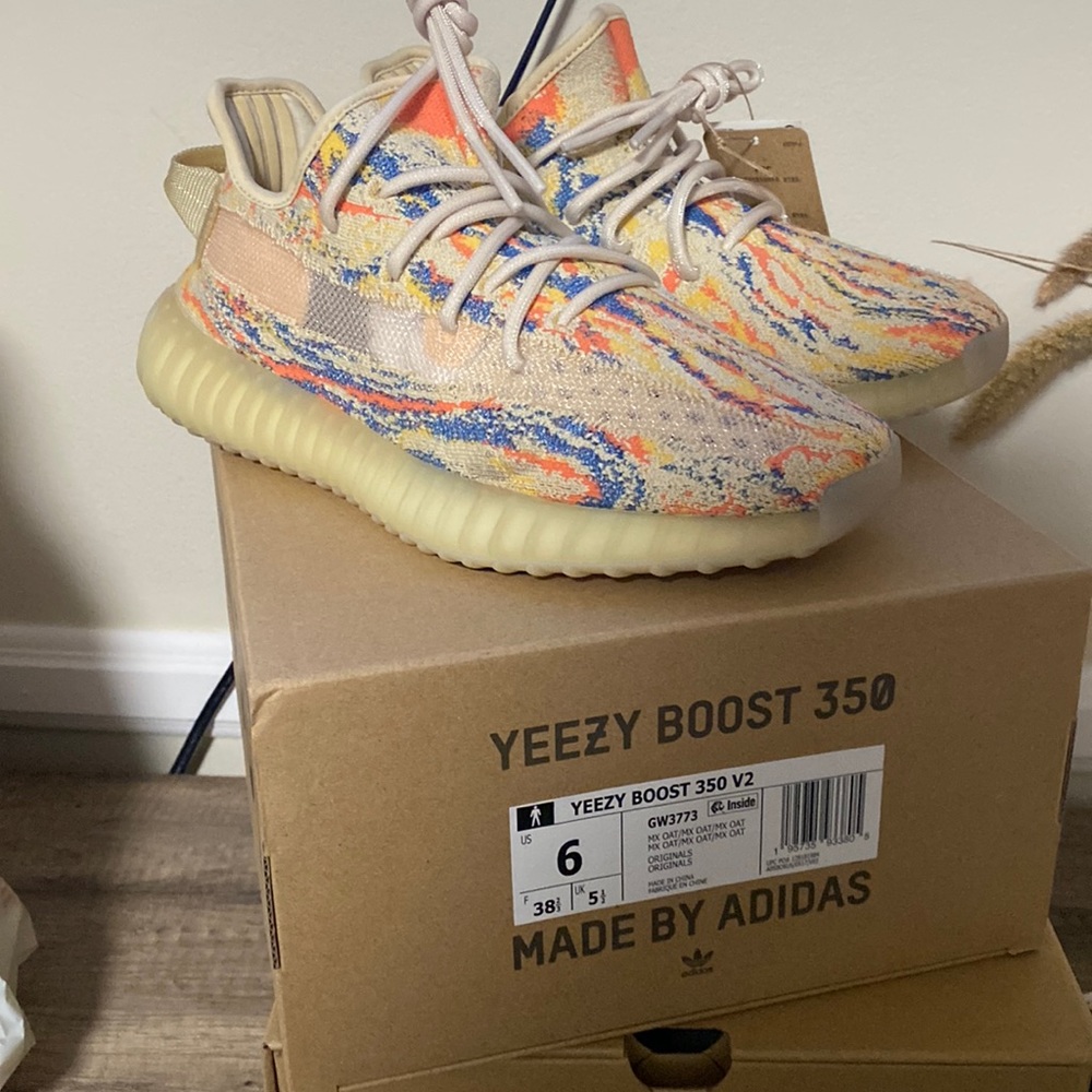 YEEZY BOOST 350 size 6 mens womens 7